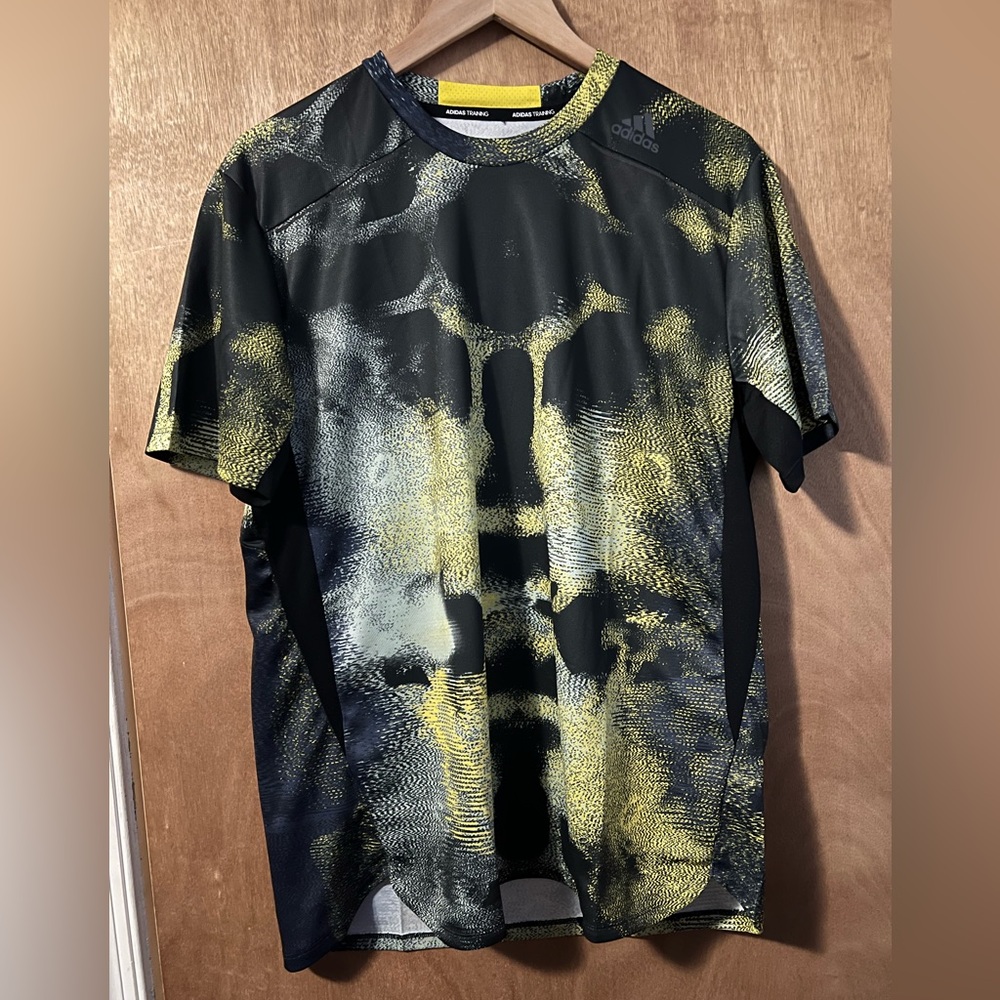 adidas training T-shirt Multi Color. Size Large.